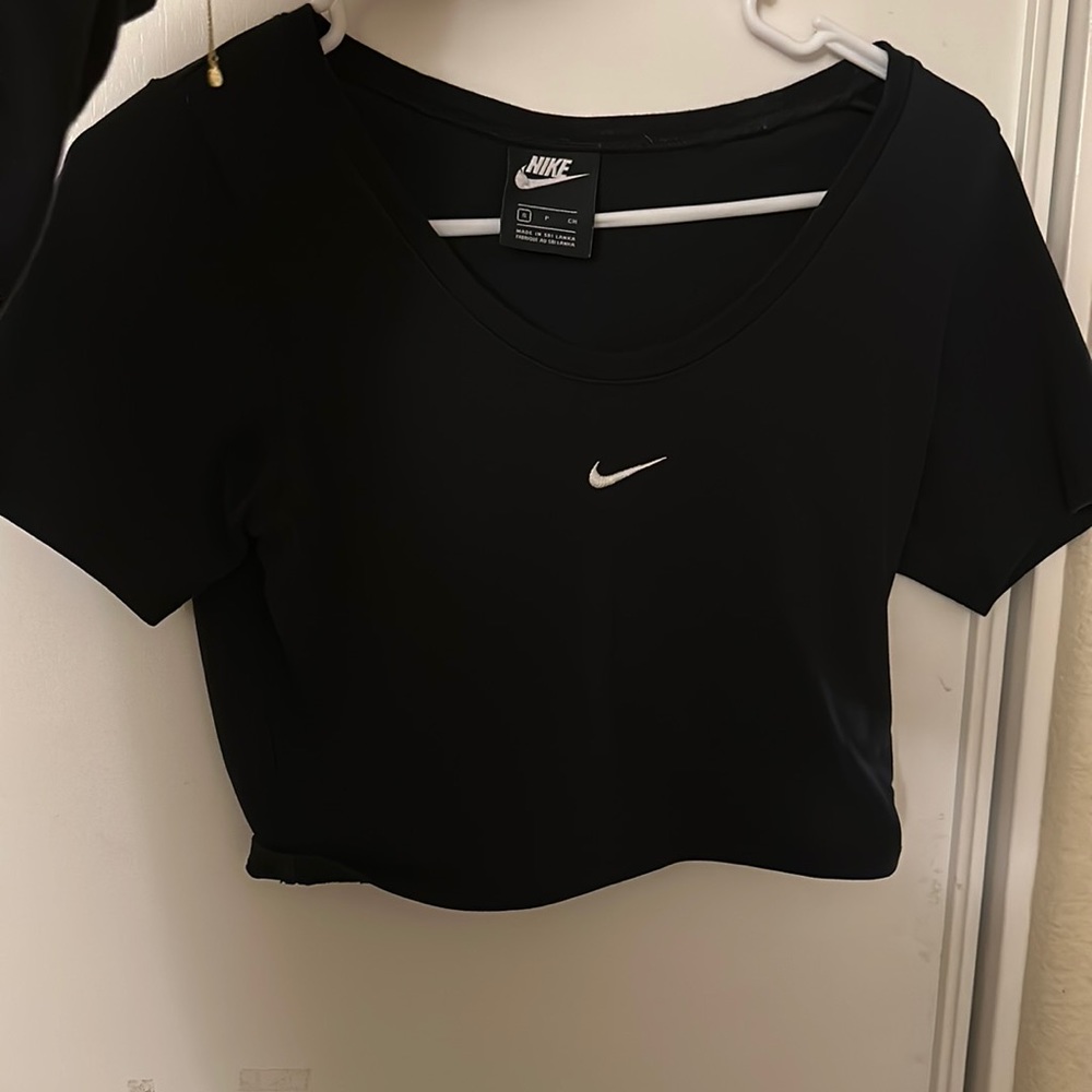 Nike cropped black tshirt